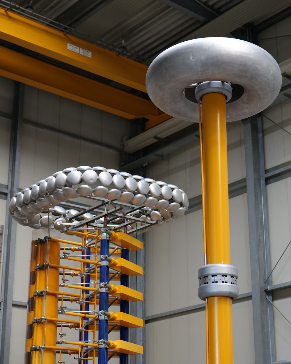 Hochspannungsgeneratoren in Laborumgebung